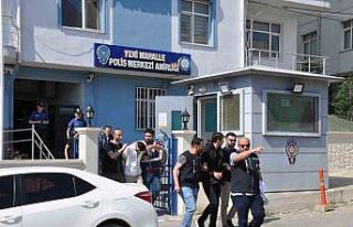 Emekli öğretmeni gasp eden zanlılar kısa sürede...