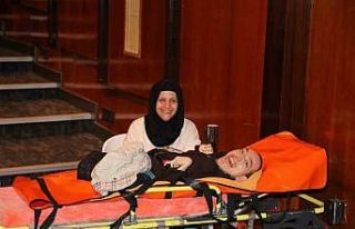 Engeller tiyatro ile aşıldı, mutluluk yüzlerden...