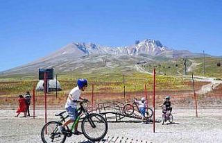 Erciyes’te bisiklet ve aktivite parkı sezonu açıldı