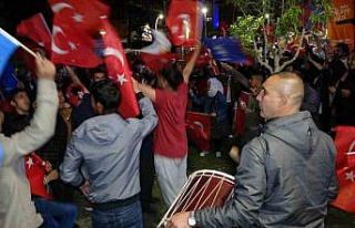 Erdoğan’ın zaferi Van’da coşkuyla kutlanıyor