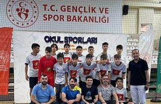 Ergani Cumhuriyet Ortaokulu, futsal Türkiye finallerinde