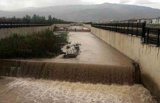 Erzincan’da sağanak etkili oldu