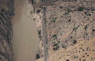 Erzincan’daki masalsı kanyonlar turizmcileri cezbediyor