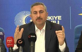 Eski Adalet Bakanı Gül’den dünyaya otokrasi cevabı