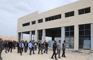 Eski Sanayi ve Karatay Sanayi esnafı yapımı süren...