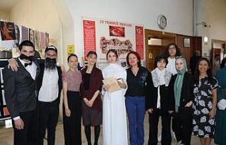 Eskişehir Atatürk Lisesi’nin bir koridoru artık...