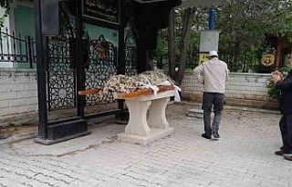 Etliekmekçide silahlı saldırı sonrası hayatını...