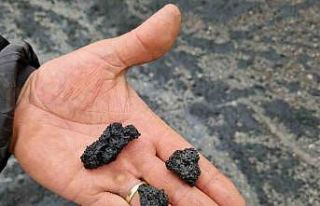 Etna Yanardağı yeniden lav ve kül püskürttü