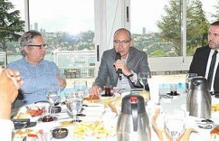 Fethi Pekin: "Gelecek sezon formalarımız 5...