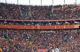 Galatasaray - Sivasspor maçını 44 bin 992 taraftar...