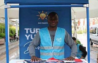 Ganalı Zakariya hemşire, AK Parti’nin seçim çalışmalarına...