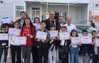 Gazi Emet İlk ve Ortaokulu Zeka Oyunları il turnuvasında...
