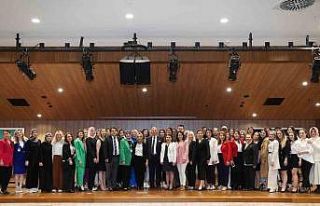 “Gelenekten Geleceğe” Ebelik