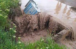 Gemerek’te sağanak yağmur etkili oldu