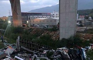 Gemlik’te kontrolden çıkan tır dere yatağına...