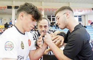 Genç bilekler, Erzurum’da yarışıyor