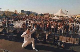 Genç rap yıldızı ödüllü menajer ile anlaştı