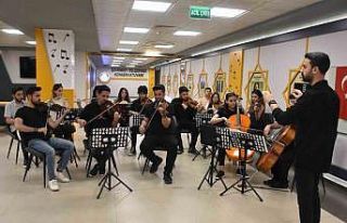 Gençler geleceğin sanatçıları olma yolunda ilerliyor