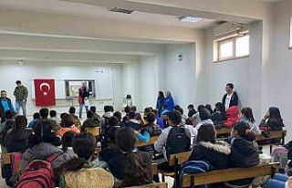 Gençlere yaz kampları anlatıldı