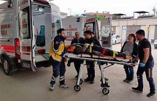 Geri manevra yapan kamyonet öğrencinin üzerinden...