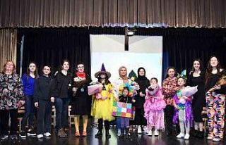 Görme engelli çocuklardan ’Şarkılı Türkülü...