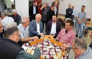 Gültak, gençlerle sohbet etti, esnafı dinledi