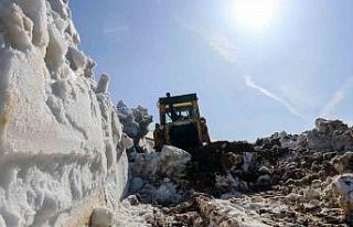 Gümüşhane yaylalarında karla mücadele devam ediyor