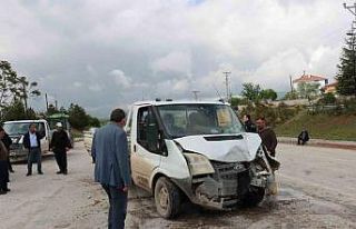 Günyüzü’nde maddi hasarlı trafik kazası meydana...