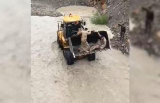 Hakkari’de askeri araç Zap suyuna uçtu: 9 asker...