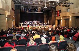 Halk Korosu ilk konserini verdi