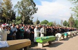 Hatay’da kamyon faciasında ölen 7 kişi, yan yana...
