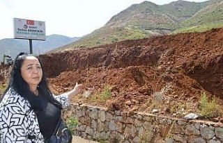 Hatıra Ormanı’nda dikilen fidanlar, toprağın...