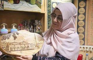 Hobi olarak başladı, ahşap dağlama sanatıyla...