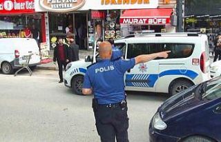 Husumetlisini cadde ortasında silahla vurdu