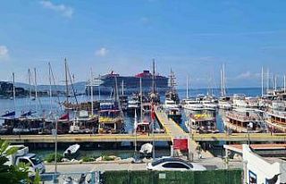 İki gemi ile Bodrum’a 1982 yolcu geldi