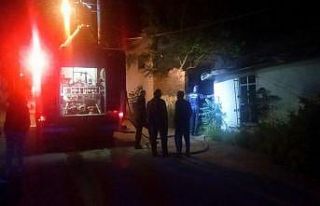 İki katlı evde çıkan yangın söndürüldü
