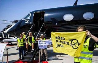 İklim aktivistleri nedeniyle Cenevre Havalimanı’nda...