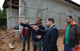 İl Müdürü Damkacı, sağlık merkezi binasının...