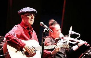 İlhan Şeşen Küçükçekmece’de hayranlarıyla...