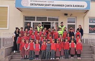 İlkokul öğrencilerine trafik eğitimi verildi