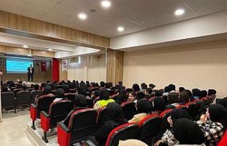 İmam Hatip Lisesi öğrencilerine Hz. Muhammed’in...