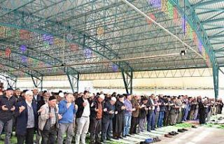 İnönü’de binlerce kişi yağmur duası için...