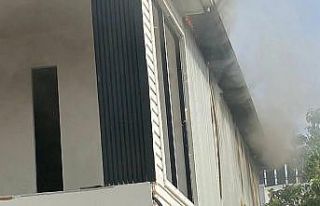 İnşaat halindeki emlak ofisinden çıkan yangın...