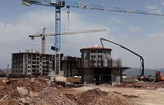 İslahiye’deki deprem konutları hızla yükseliyor