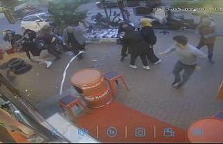 İstanbul’da dehşet anları kamerada: Araç yayaların...