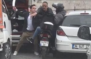 İstanbul’da kuryeye satırla saldıran sürücü...