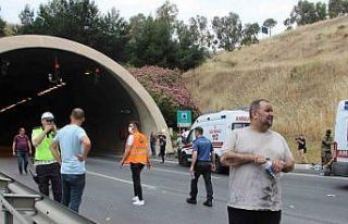 İzmir’de otoyol tünelindeki yangında yaralı...