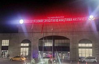 İzmir’de parkta bıçaklı kavga: 17 yaşındaki...