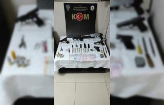 İzmir’de silah imalatı ve ticareti yapan kişi...