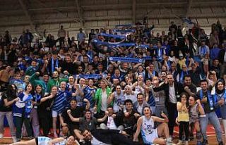 İzmit Belediyespor finalde